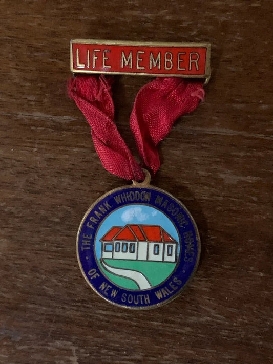 Vintage Masonic Breast Badge / Jewel The Frank Whiddon Masonic Homes of New South Wales Life Member - Luxe Regalia